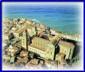  Sees of historical center of Cefalù 