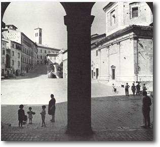 Spoleto piazza del Duomo